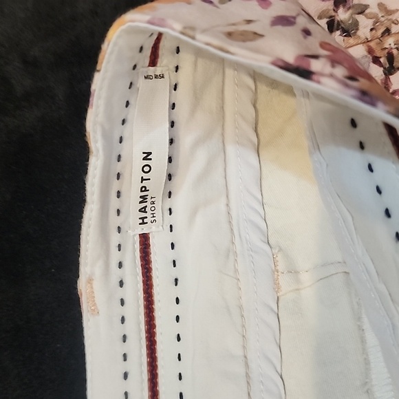 Dear John Hampton Short - Picture 3 of 5